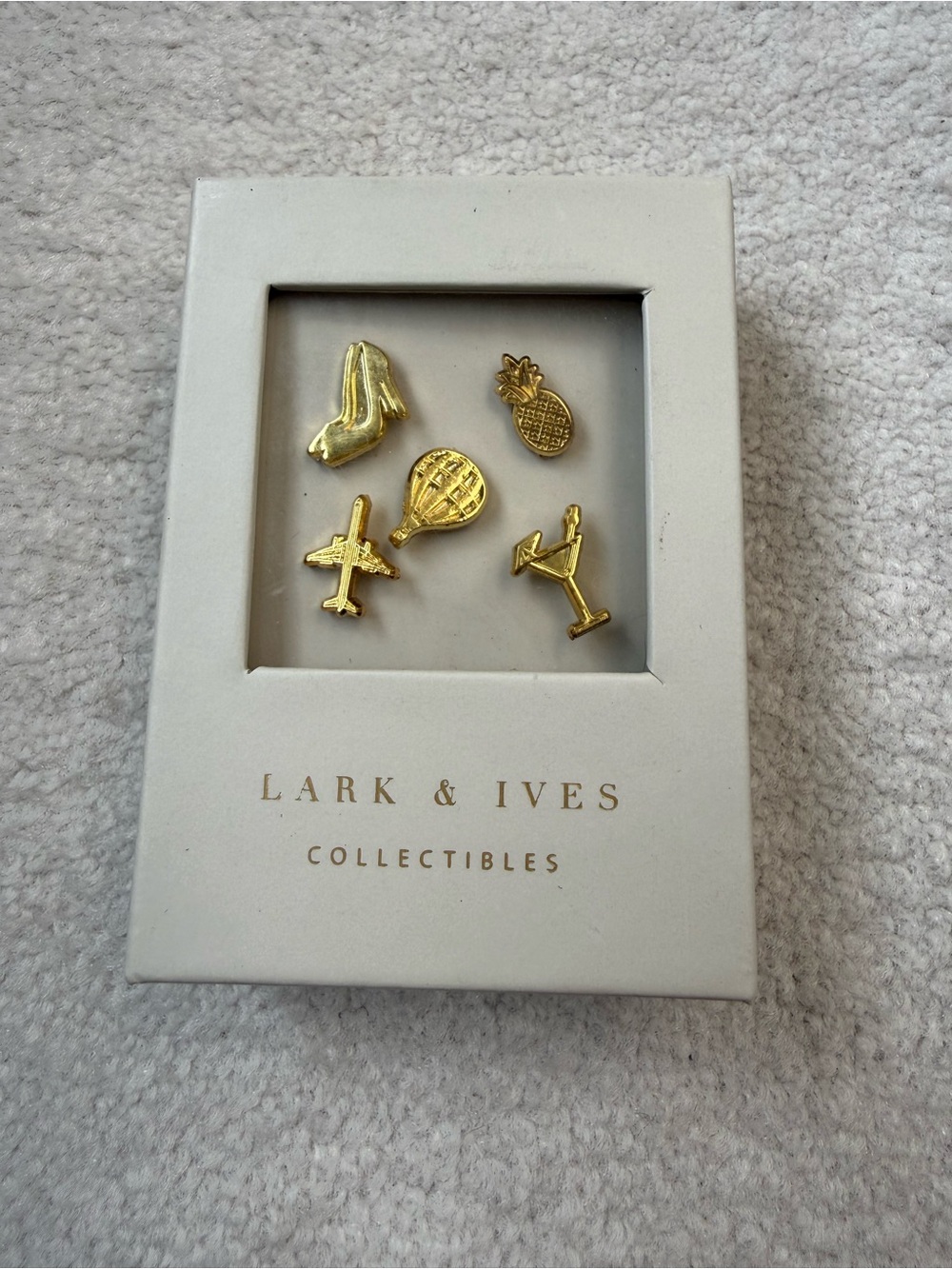 BNIB Lark & Ives Boxed Pin Set